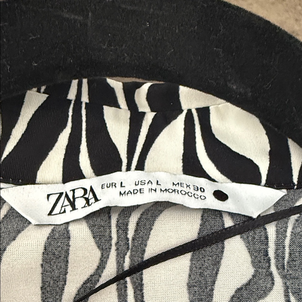 Zara Monochrome Wave Pattern Button Down Shirt - image 6
